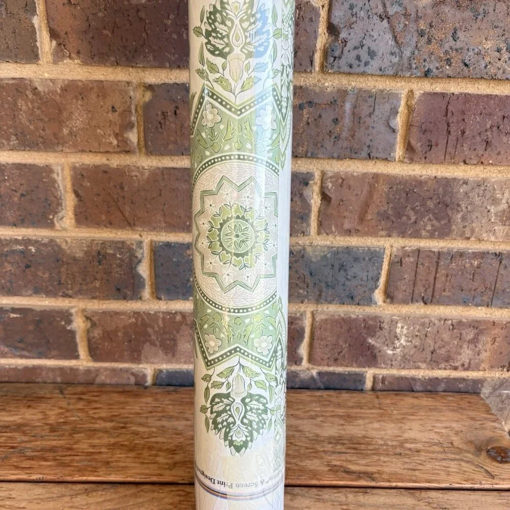 Mark D. Sikes Montecito Medallion Leaf Green Wallpaper 10 Yds New Open Box